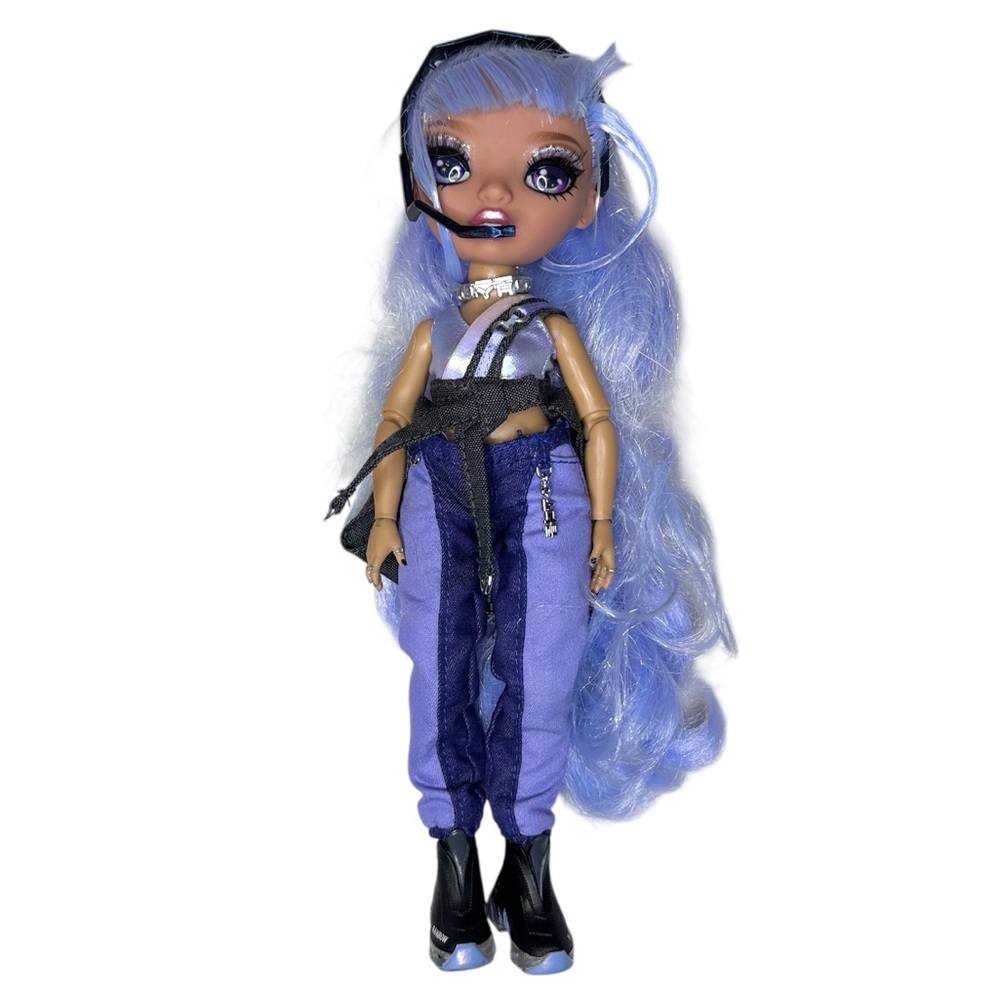 Rainbow High Tessa Park Rainbow Vision Royal Three K-Pop Doll Figure W/ Headset
